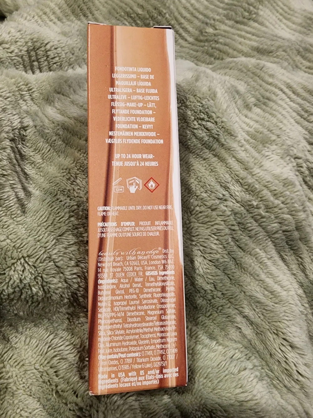 Stay Naked Foundation #40CP